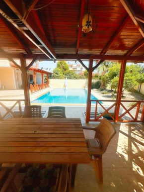 Peaceful Holiday Villas-Patio-Garden